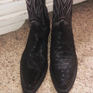 Women’s snip toe boots - Size 7 B